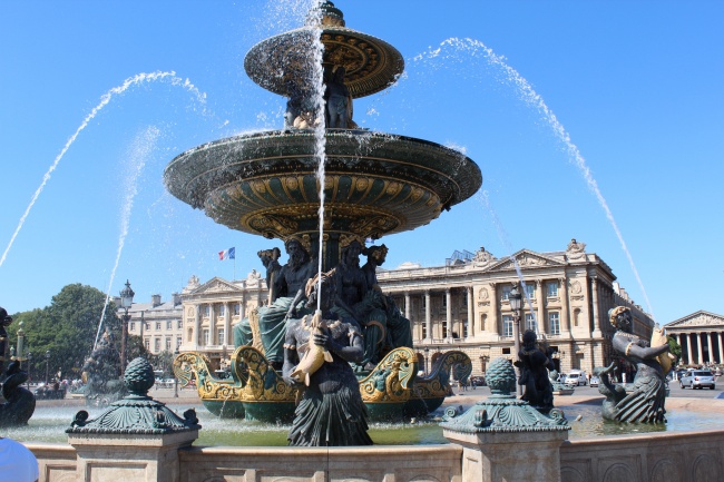 巴黎雕像喷泉图片