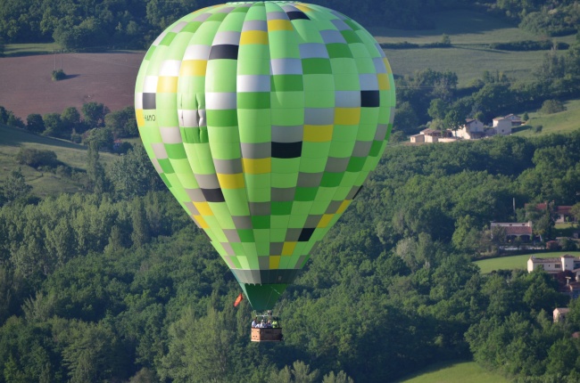 飞行热气球图片