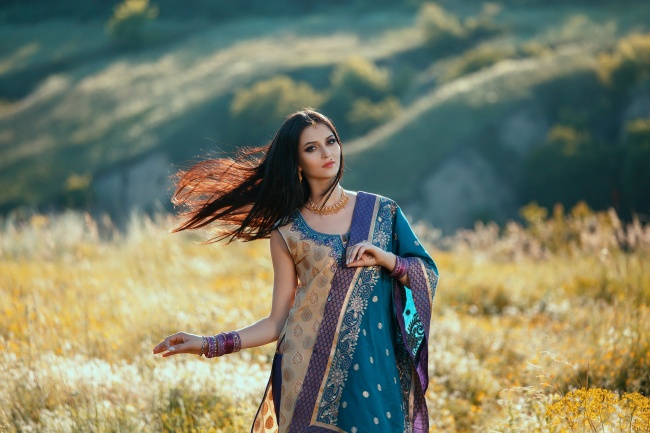 印度服装美女图片