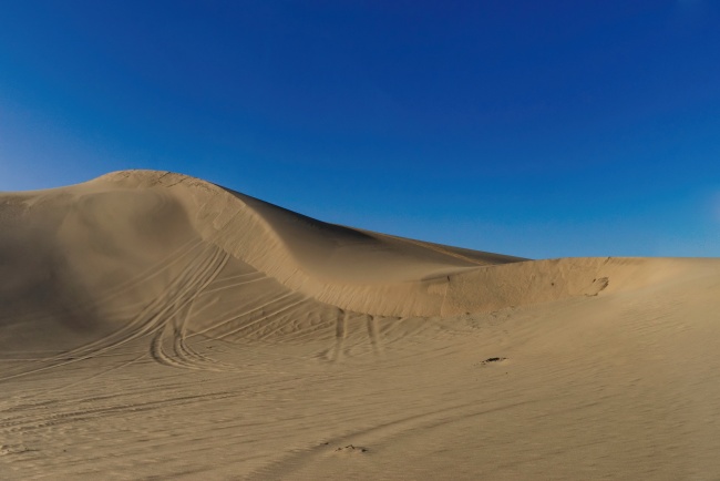 西北沙漠荒凉图片