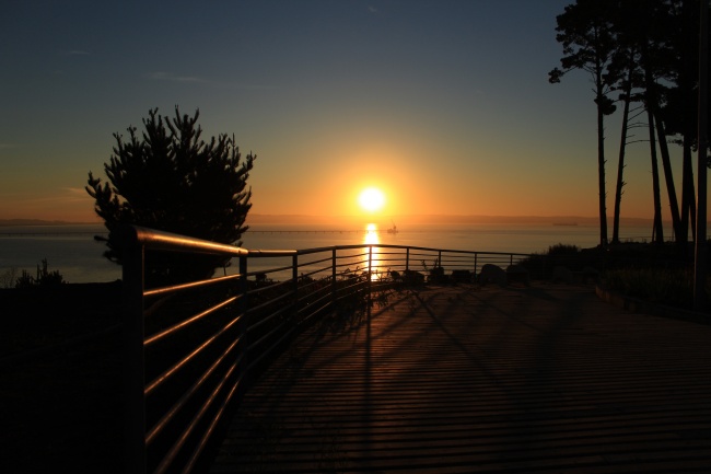 海岸黄昏日落美景图片