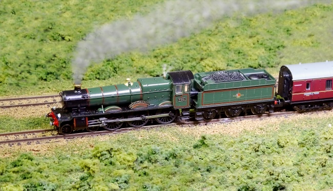 绿皮蒸汽机车图片