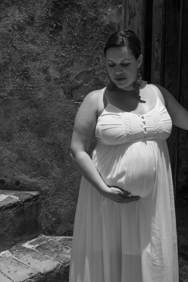 黑白孕妇照图片