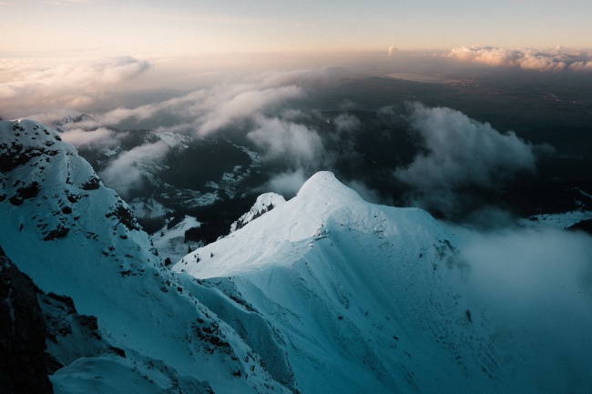 雪山山峰美景图片