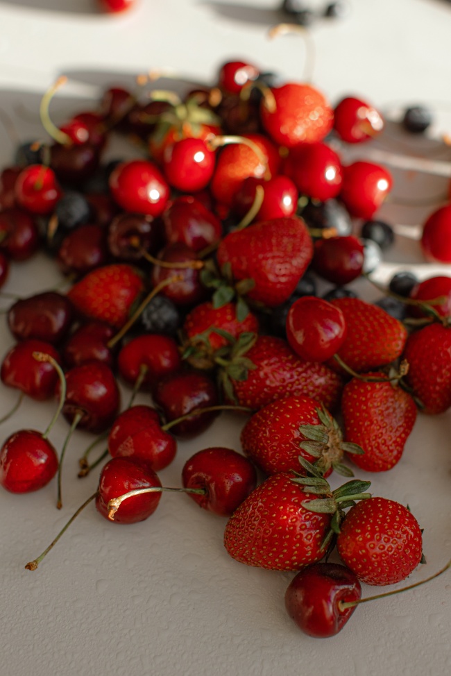 草莓和樱桃图片