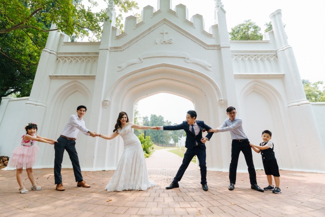 婚礼现场拔河图片