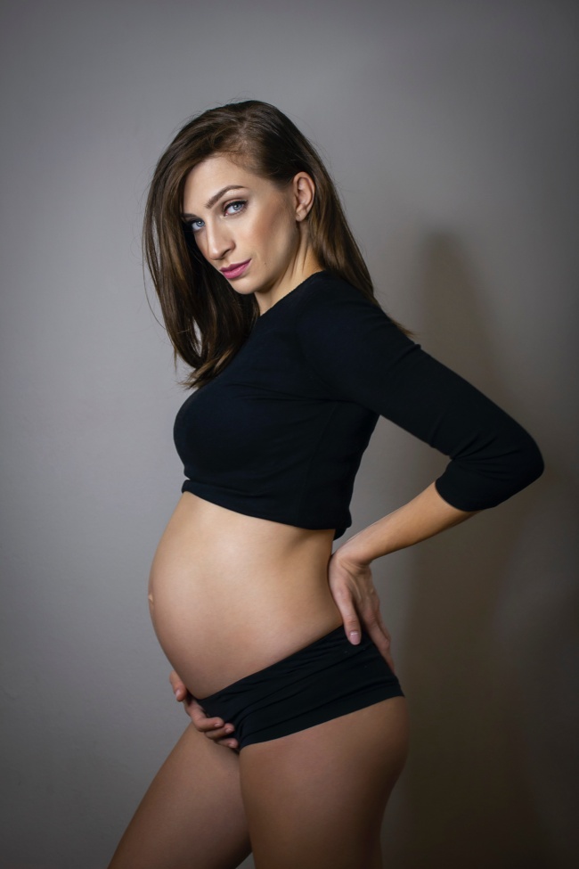 孕妇人体艺术写真图片
