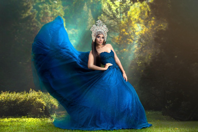 印度美女蓝色婚纱照图片