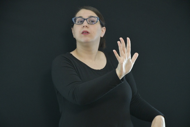 女人手语姿势图片