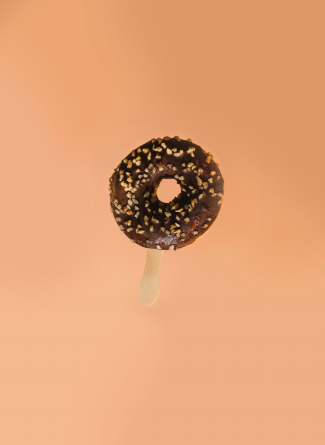 巧克力甜甜圈冰棒图片