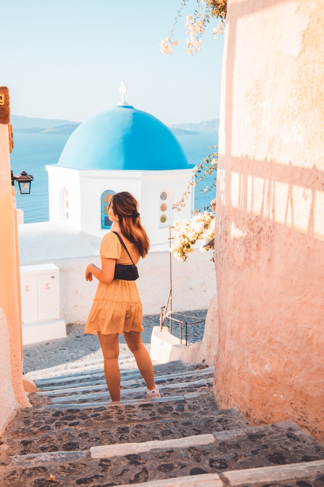 希腊旅行美女背影图片