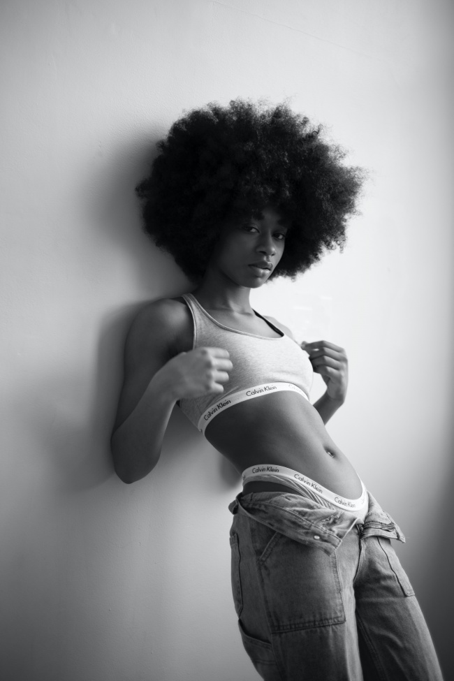 黑人美女性感黑白人体摄影