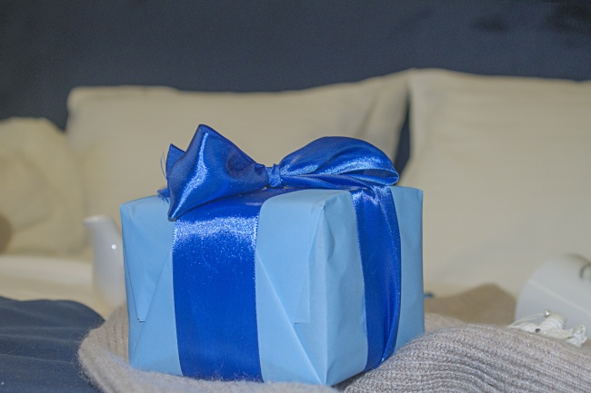 精美蓝色礼品盒图片